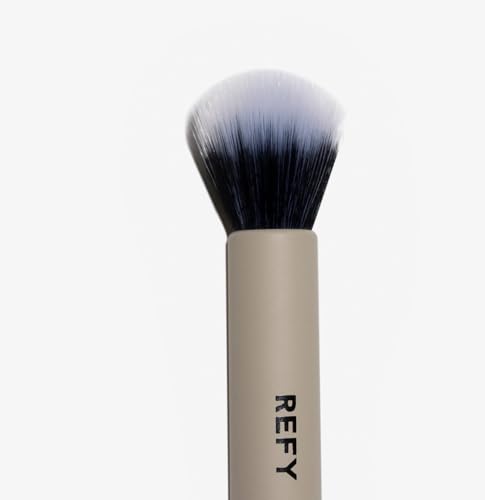 Dual-Fiber Makeup Brush for Face Contouring & Blending - Angled Design