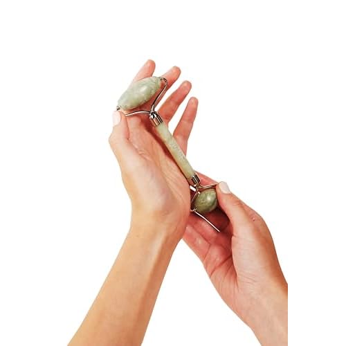 LUMITY Jade Roller. Luxurious Jade Roller - a skincare essential. Designed to aid lymphatic drainage, reduce puffiness and release tension in facial muscles