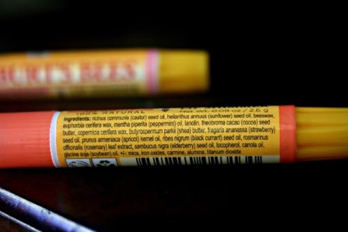 Burt's Bees Lip Shimmer Grapefruit Pack of 4 - Nourishing Lip Gloss with Vitamin E & Beeswax