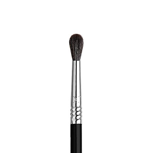 Detail Diffused Crease Brush - E33 by SIGMA for Women - 1 Pc Brush