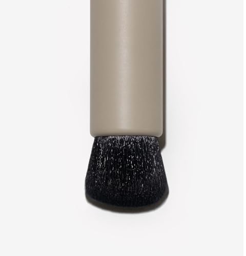 Dual-Fiber Makeup Brush for Face Contouring & Blending - Angled Design
