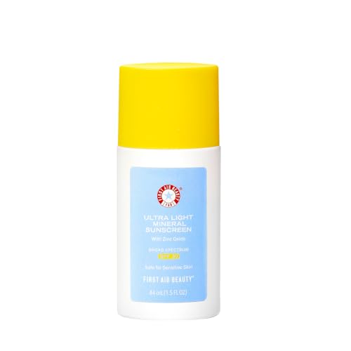 First Aid Beauty - Weightless Liquid Mineral Sunscreen with Zinc Oxide Broad Spectrum SPF 30, Luxuriously Light Ultra Sheer Tint for Everyday Use, Non-comedogenic, Safe for Sensitive Skin, 1.5 oz
