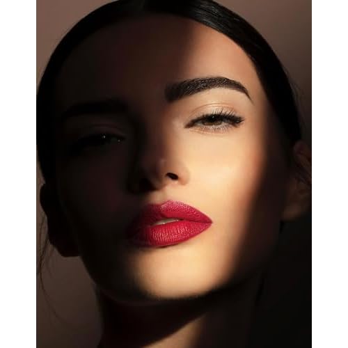 Pupa Milano True Lips Blendable Lip Liner - Dual-Ended Matte Lining Color and Brush - Light and Creamy, Hydrating, High Pigment, Smudge Proof Formula - Paraben Free - 002 Tea Rose - 0.042 oz