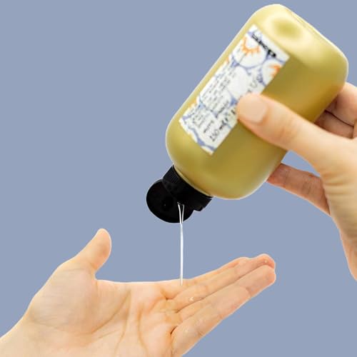 Davines This Is a Medium Hold Styling Gel for Long-Lasting Hair Control