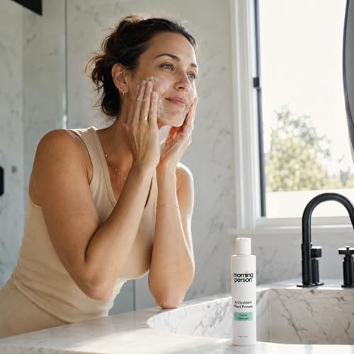 Gentle Facial Cleanser with Kale and Green Tea for Sensitive Skin
