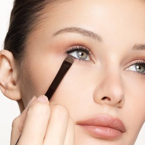 Trish McEvoy Smudge Brush 54 Eye Makeup Brush for Precision & Blending