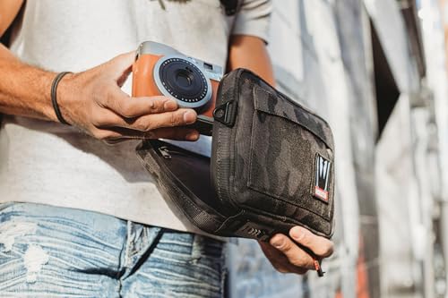 Camo 7 Inch Lockable Odor Sealing Pouch with Hidden Storage - Carbon Lined
