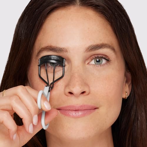 Tweezerman Great Grip Eyelash Curler - Onyx Grip, All Eye Shapes, Includes 3 Replacement Pads