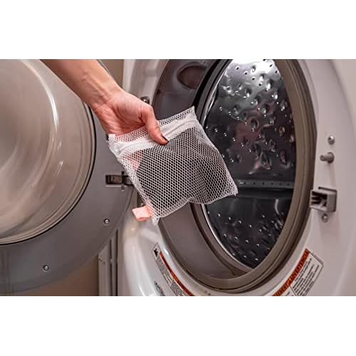 S&T INC. Makeup Remover Wipes for Skin Care with Laundry and Storage Bag, Reusable Makeup Wipes or Face Towels, Travel Essentials, Black, 4 In. Diameter, 5PK