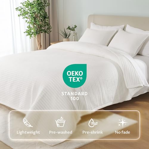 Oversized Queen Quilt Set 102x106 inches with Pillow Shams - Cream White, Soft Washed Nordic Design
