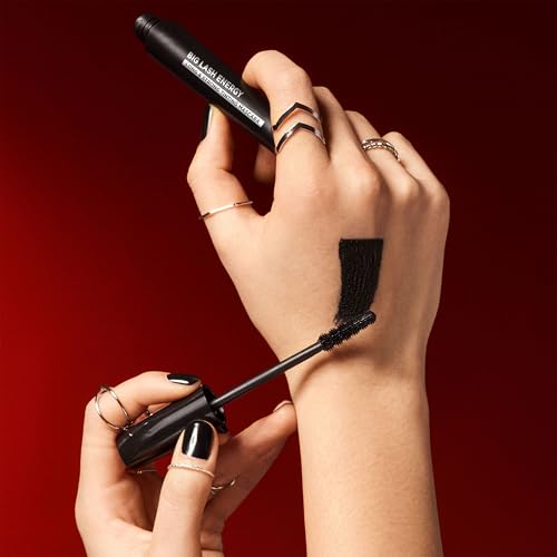 Lengthening & Volumizing Mascara with Growth-Enhancing Ingredients