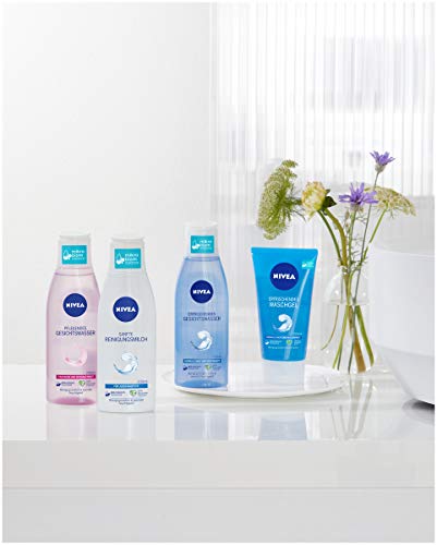 Refreshing Facial Toner with Vitamin E & Lotus Flower - 200ml
