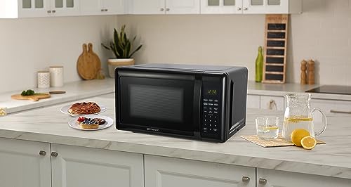 Emerson Compact Countertop Microwave Oven 0.7 Cu Ft 700W Black