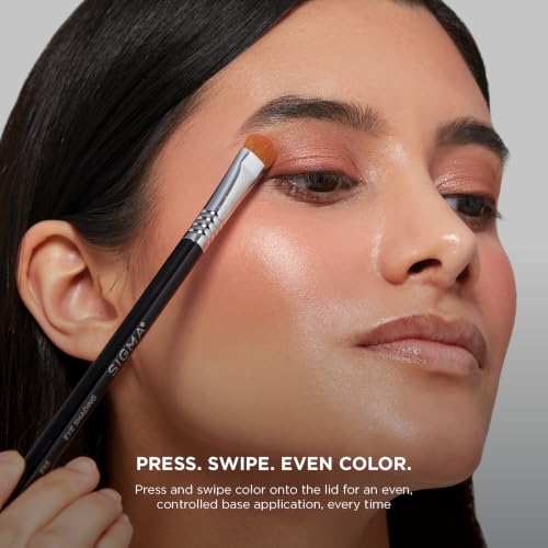 Eyeshadow Brush for Cream & Powder Makeup - Precise Application & Blending