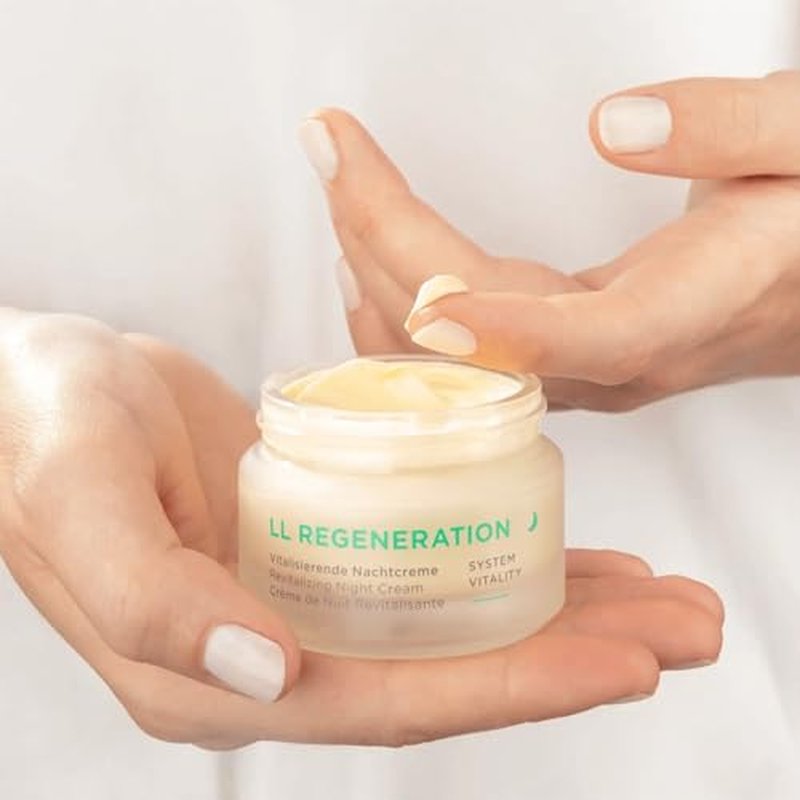 ANNEMARIE B?RLIND - LL REGENERATION Revitalizing Night Cream - Natural Anti Aging Vitamin C, E and Retinoid Face Cream for Visibly Firmer and Wrinkle Free Skin - Step 4 of 5-1.69 Oz.