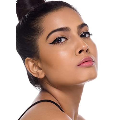SUGAR Cosmetics Gloss Boss 24Hr Glossy Eyeliner Gel With Brush Smudeproof & Waterproof - 2.5 ml (Pack of 1) 01 Back In Black (Black Eyeliner)