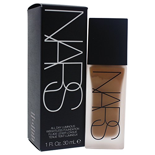 Lightweight Long-Wear Foundation - Natural Finish, 1 Ounce