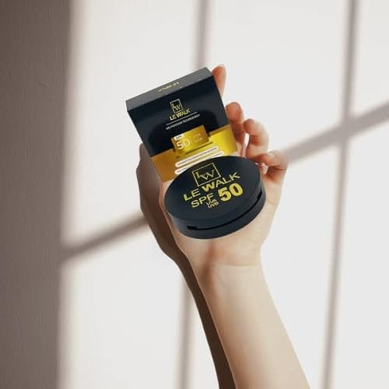 Compact photoprotective powder Mineral Sunscreen UVA/UVB SPF50 (Beige)