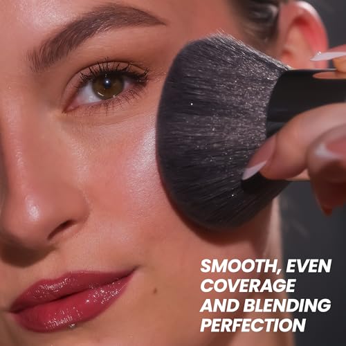 Wonderskin Kabuki Brush for Powder & Liquid Makeup - Flawless Finish
