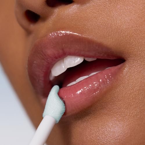 Lip Oil - Mint Condition by r.e.m. Beauty with Cooling Metal Tip Applicator