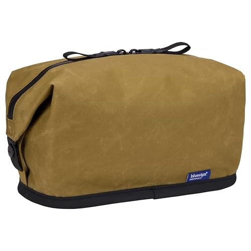 Thule Aion Toiletry Bag - Water-resistant bag for toiletries, makeup & shaving essentials - Removable liquids bag included - Easy to clean - Snap loop for easy hang - Waxed, PFC-free fabric