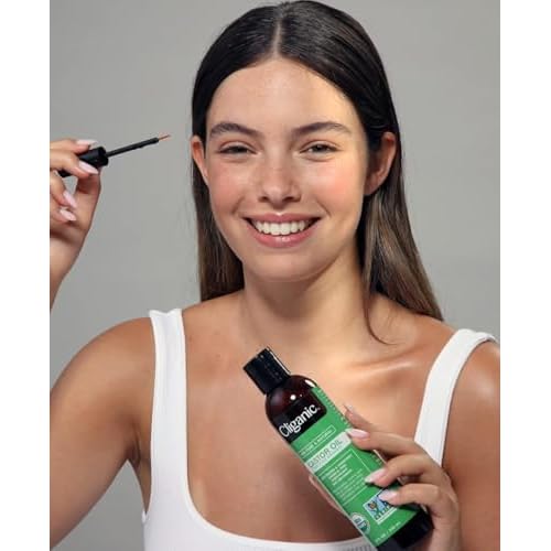 Cliganic Organic Castor Oil, 100% Pure (32oz with Eyelash Kit) - For Eyelashes, Eyebrows, Hair & Skin | Natural Cold Pressed Unrefined Hexane-Free