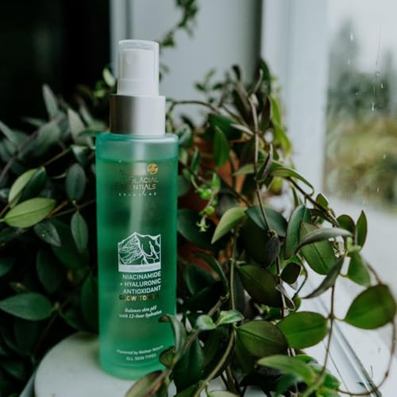 Alaska Glacial Niacinamide + Hyaluronic Glow Toner for Sensitive & Combination Skin | Refines Pores, Hydrates, Evens Tone | Antioxidant Brightening Mist ? 120ml