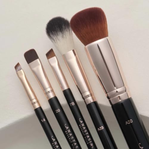 Pro Domed Kabuki Brush A30 - Synthetic Multi-Use Foundation & Blending Brush