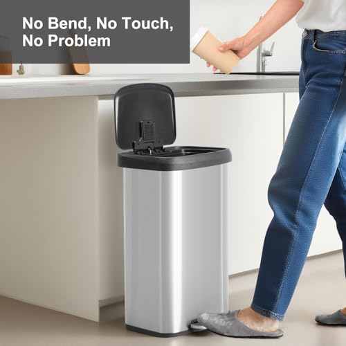 DUMOS 21 Gallon Kitchen Trash Can with Lid - Silver, Step-Activated