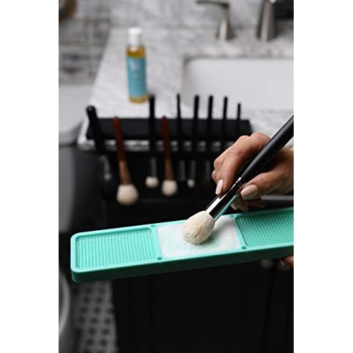 Makeup Brush Cleaner - Conditions and Protects Brushes - No Residue - Quickly and Easily Cleans Foundation Brushes - Plant-derived Ingredients - Makeup Cleaner for Brushes