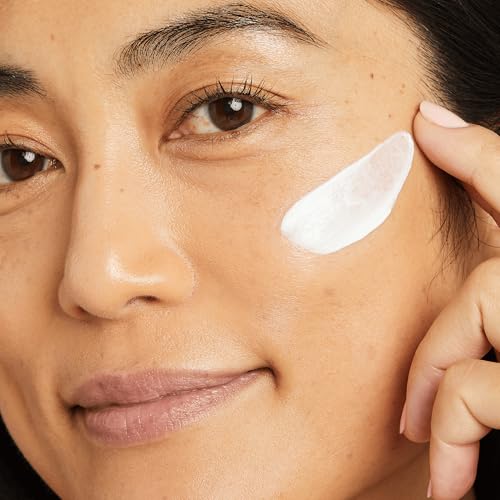 No7 Lift & Luminate SPF 30 Day Face Cream with Hyaluronic Acid & Vitamin C - Anti-Aging Hydrating Moisturizer, Suitable for Sensitive Skin - 1.69 Fl Oz