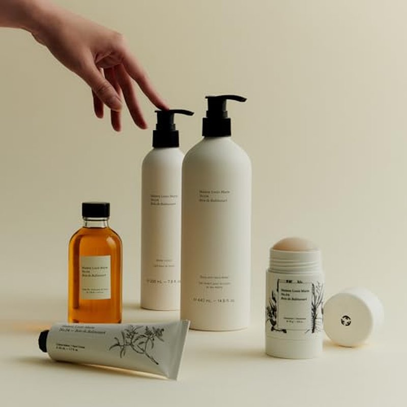 Maison Louis Marie - No.04 Bois de Balincourt Natural Body + Hand Wash | Luxury Clean Beauty + Non-Toxic Fragrance (14.8 fl oz | 440 ml)