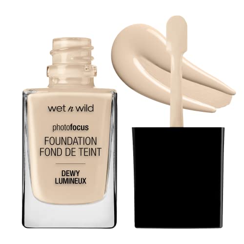 wet n wild Photo Focus Dewy Liquid Foundation Makeup Soft Beige and Soft Ivory