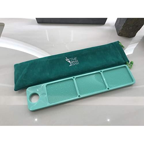Mat Makeup Brush Cleaner - Exfoliating Pad for Deep Cleaning Foundations Brushes