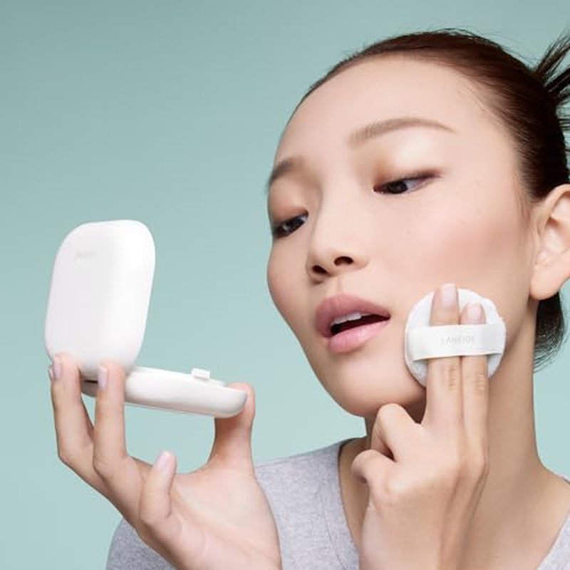 LANEIGE Neo Blurring Powder: Korean Oil-Control Compact with Pore Blurring, Smoothing Finish & Travel-Friendly, No-Spill Packaging