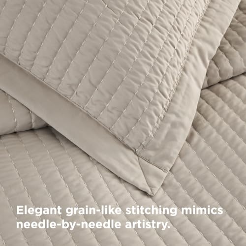 Light Beige King Size Quilt Set with Pillow Shams - All-Season Bedding Coverlet
