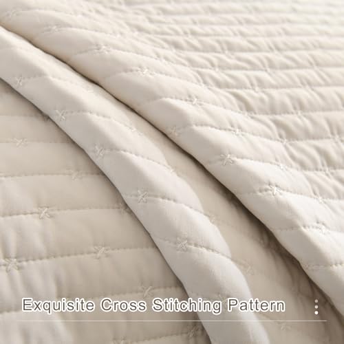 Wheat Oversized King Quilt Set - 120x120in California King Bedspread with Pillow Shams - Lightweight All-Season Bedding, 3 Piece