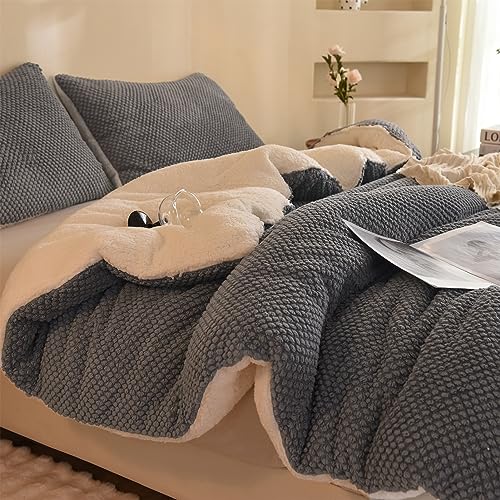 Queen Size 3D Jacquard Comforter Set with Sherpa Fleece - Grey, 3 Pieces
