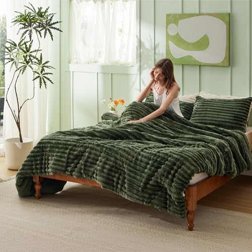 Queen Fluffy Comforter Set - 90x90 Olive Green Cozy Bedding with Pillowcases