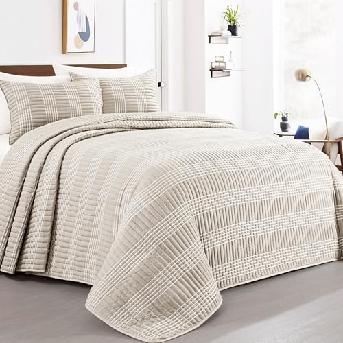 Oversized Seersucker Patchwork Quilt Set - Alaska King 132x120 Beige