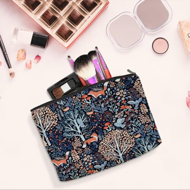 Cute Makeup Bag Funny Forest Fox Cosmetic Bags Fox Gifts Fox Supplies for Animal Foxes Lovers Women Girl Female Daughter Nurse Coworker Friend Sister Birthday Christmas Graduation Toiletry Bag