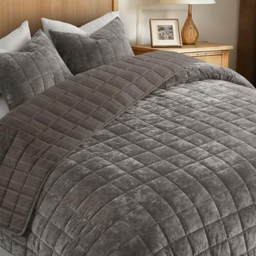 GOONE Oversized King Velvet Quilt Set 112x106 Fossil Greek Velvet Luxury Reversible Bedding