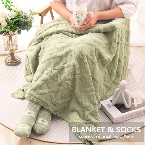 Green Spa Gift Basket for Women - Cozy Care Package with Candle & Accessories