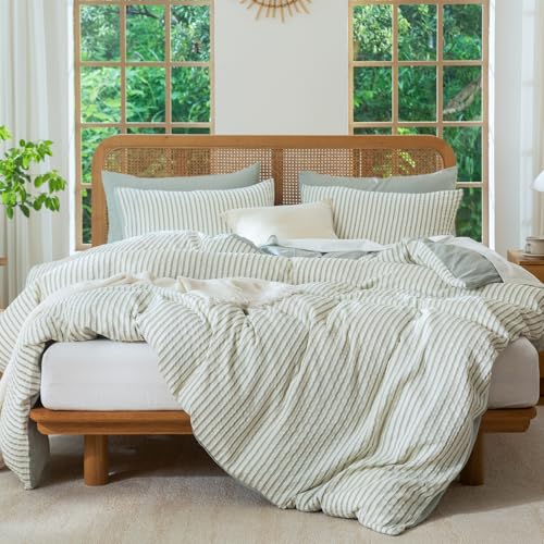 King Size Sage Green Comforter Set - 3 Piece Microfiber Bedding with Pillowcases