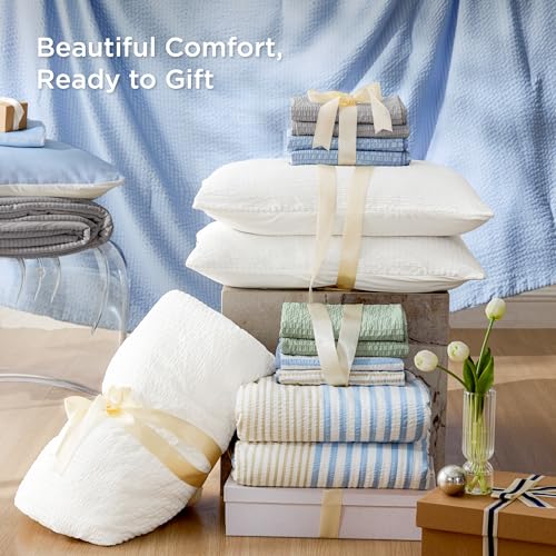 King Size Reversible Cooling Comforter Set with Pillowcases - White Seersucker Bed Bedding