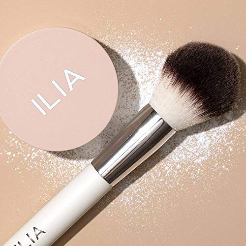 ILIA - Finishing Powder Brush | Blends Fine Powders, Made with FSC Certified Wood, Aluminum, + Soft, Vegan Bristles | Expertly Crafted | Non-Toxic, Vegan, Cruelty-Free, Recyclable