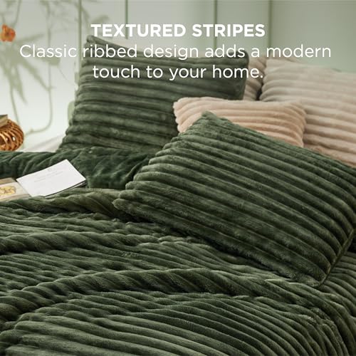 Queen Fluffy Comforter Set - 90x90 Olive Green Cozy Bedding with Pillowcases