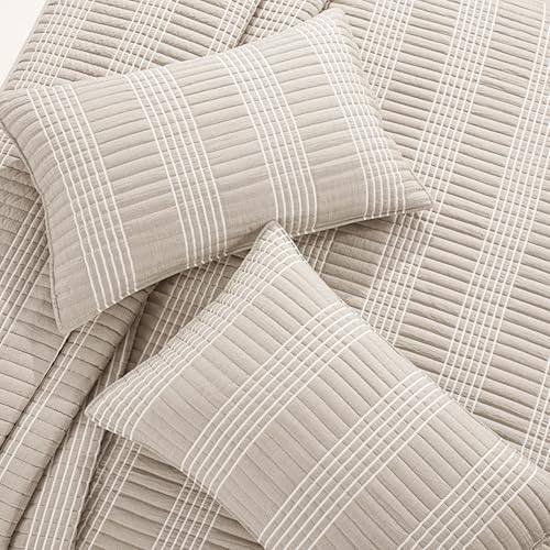 Oversized Seersucker Patchwork Quilt Set - Alaska King 132x120 Beige
