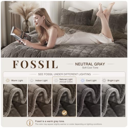 GOONE Oversized King Velvet Quilt Set 112x106 Fossil Greek Velvet Luxury Reversible Bedding
