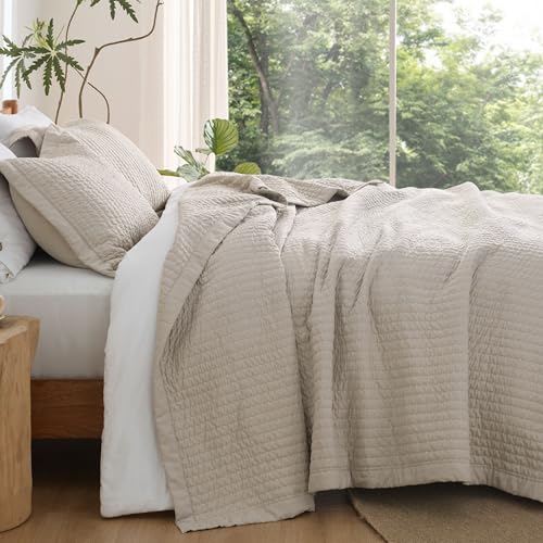 Light Beige King Size Quilt Set with Pillow Shams - All-Season Bedding Coverlet
